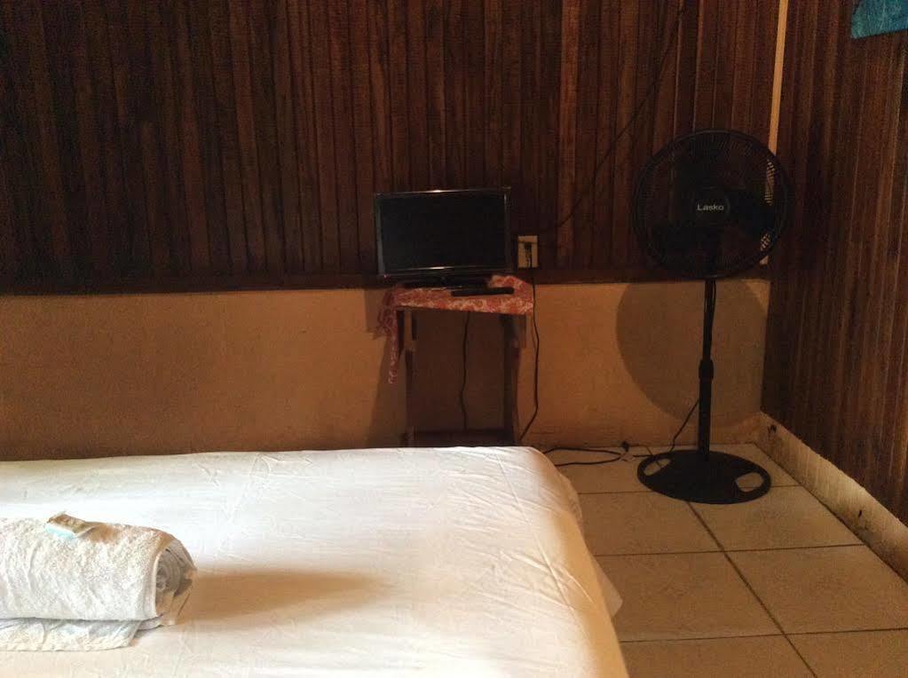 Cabinas El Muellecito Tortuguero Eksteriør billede